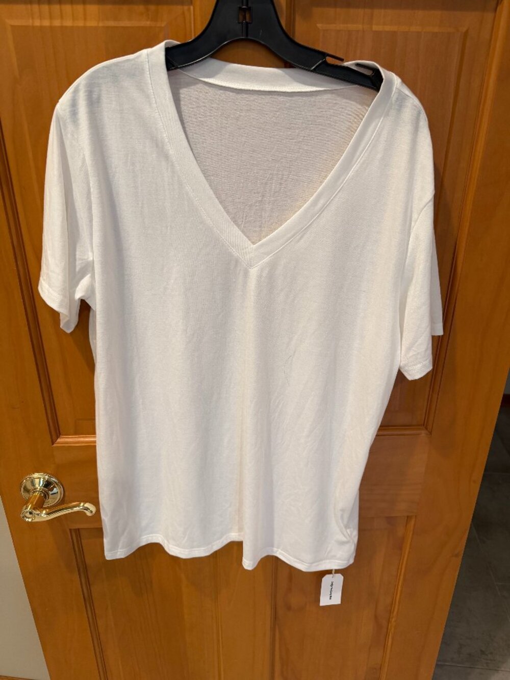 T-Shirt V-Neck Mens Large White NWT